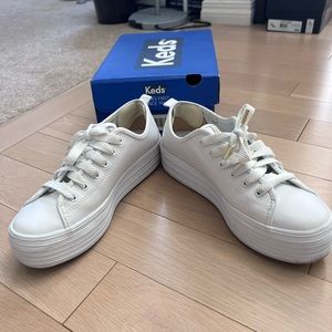 Size 8 TRIPLE UP leather white shoes